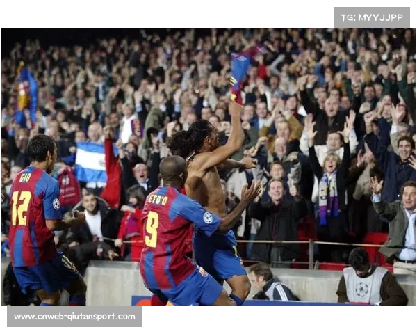 伯纳乌球场球迷高唱队歌,庆祝皇马登顶积分榜